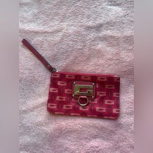 2000s guess pink wristlet purse 🩷